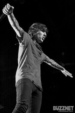 iscreamforbitchs:  Oli Sykes