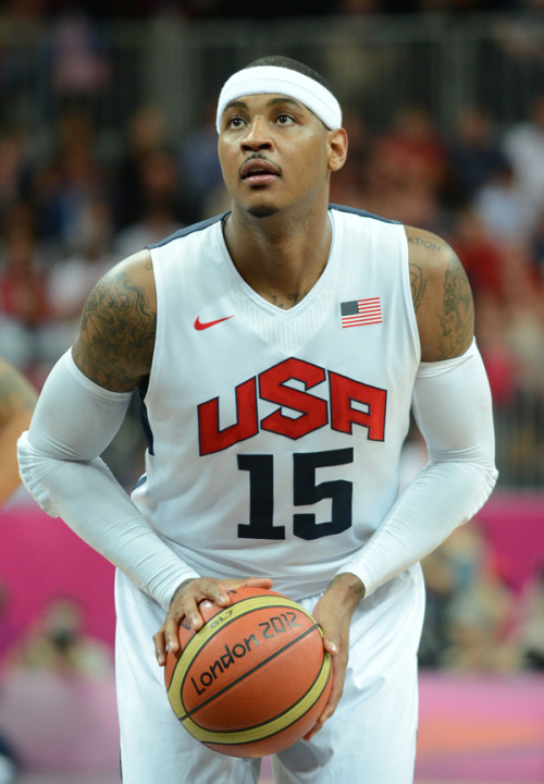 Carmelo Anthony tallied a U.S. Olympic single-game records of 37 points, and 10 3-pointers made and 12 3-pointers attempted.  HISTORIA!!!