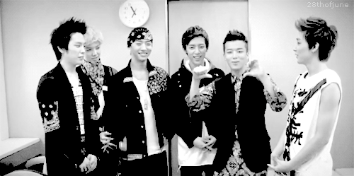 28thofjune:  Himchan is pretty into it (¬‿¬) 