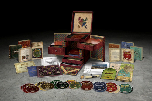 zaataronpita: magicaldeductions: napoleonbonerhard: WHY ARE THESE TOTALLY AWESOME BOX SETS ON MY DAS