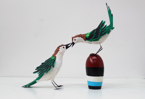 unknowneditors:  Incredible Paper Birds by adult photos