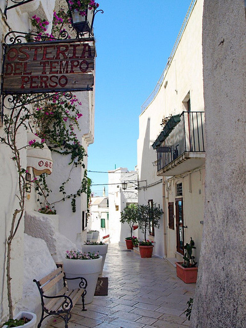 La città bianca, Ostuni, Puglia, Italy (by serdir).