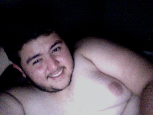 orsettociccio:  chubbyguatermelon:  just came back from the gym, its 2;30 and need to be up by 6:45 :/ oh and showing a bit of what i need to work on. FAT  Wish I can work on it :* 