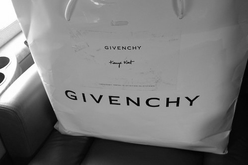 stylesociet-y:  I follow back similar blogs, xx 