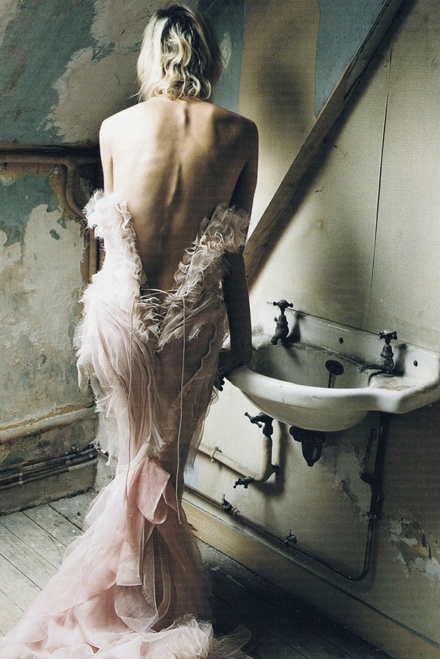 erymanthian:  ‘Hidden Treasures’ Delfine Bafort by Corinne Day for Vogue UK,
