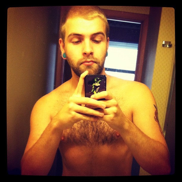 jwallsjoystick:  Reblogging because I feel cute. No shame, hunty. 