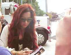 kissyourtears:  Demi Lovato + Fans 