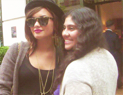 kissyourtears:  Demi Lovato + Fans 
