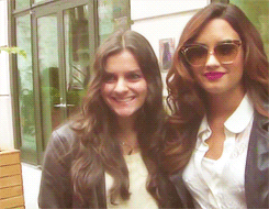 kissyourtears:  Demi Lovato + Fans 