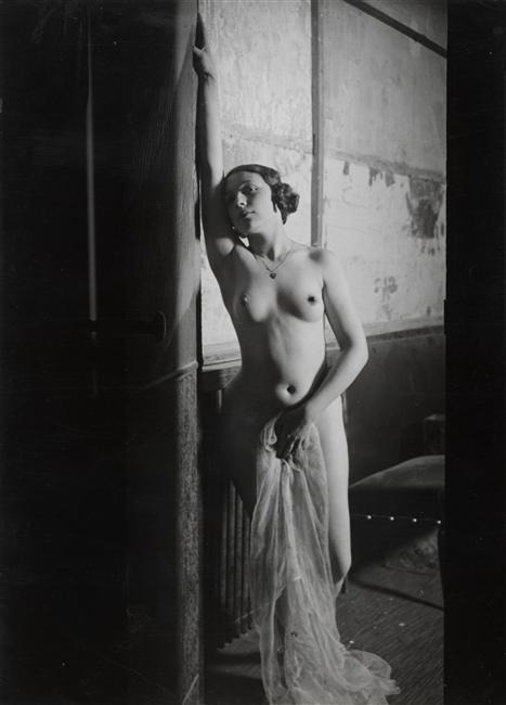 Porn Pics oldroze:  Brassai. Girl at Follies Bergeres.