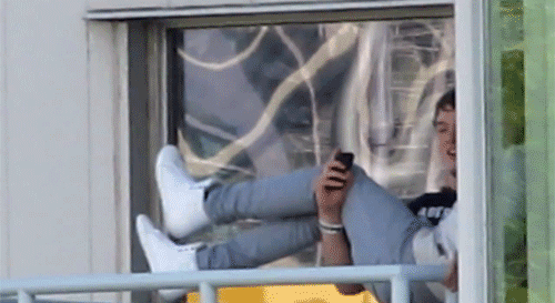 louissassbrokethisurl:  stylesistheway:  liam looks absolutely terrified LOL  josh: