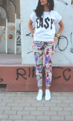 easymoneyclothing:  easymoneyclothing.tumblr.com 