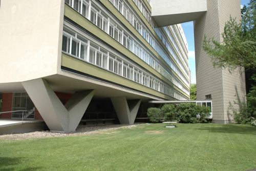 Interbau apartment building, Altonaer Straße 4-14, Berlin-Tiergarten, Oscar Niemeyer, 1957