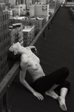 “Thin Air” With Sara De Antonio By Alex Covo