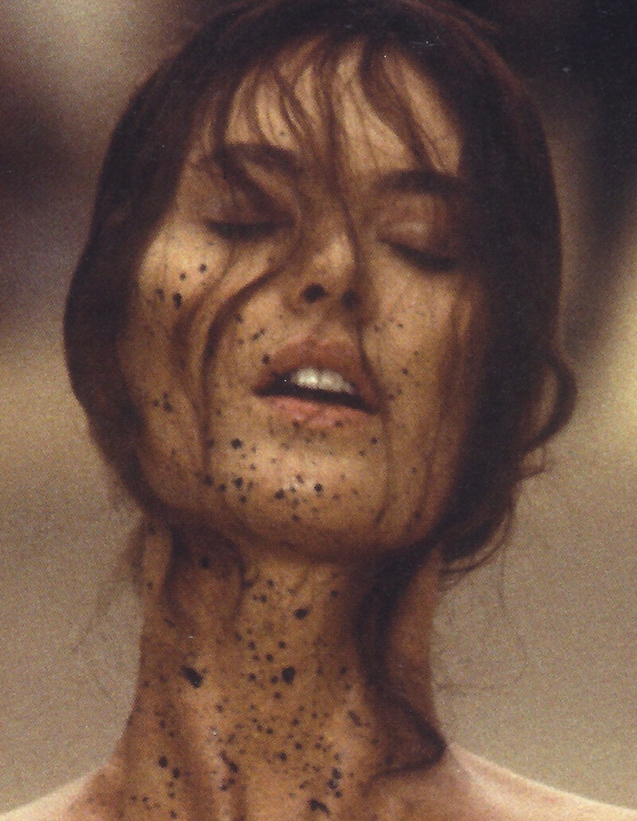 voguelovesme:  shalom harlow at alexander mcqueen spring summer 1999
