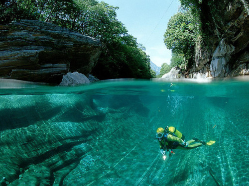 Scuba Diving in a freshwater river, Verzasca Valley, Switzerland (by !snednas!).