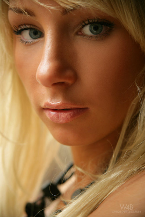 large-labia:  A hot large labia pussy gallery for real lovers.