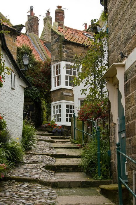vivirdormiramar-blog:Robin Hood’s Bay, North Yorkshire, England.