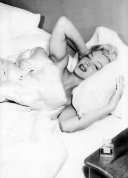 eternalmarilynmonroe:  Marilyn by Bob Beerman,