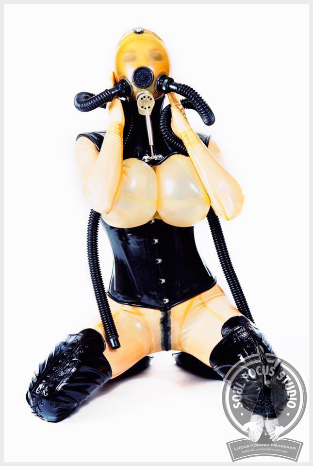 landoflatex:  My Rubber Mind - Fuck i LOVE heavy rubber! Its just so sexy  lush