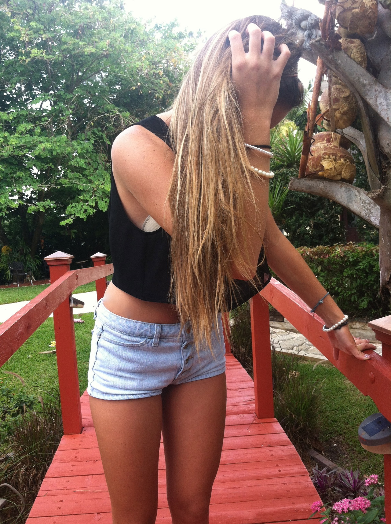 wonder-wh0re:  Hipster blog ☪ follows back if you message xo
