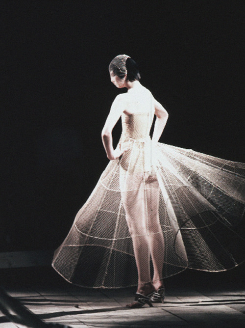 voguelovesme:  Alexander McQueen’s Spring/Summer 1999 collection