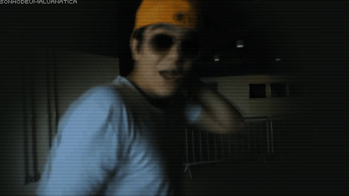 sonhodeumaluanatica:  Eu piro, tu pira, todo mundo pira no biquinho do Luan. 