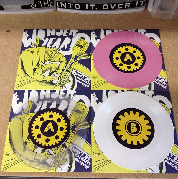 The Fourth pressing of “Won’t Be Pathetic Forever” from The Wonder Years is now in stock! Order one now at www.nosleepstore.com! The pink colorway will be available at Hot Topic’s and www.hottopic.com shortly.