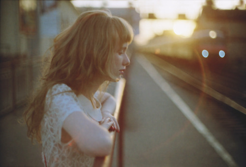 watchfromedge:  kari-shma:  waiting (by daylessday)   (via TumbleOn) 