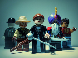 herochan:  The League of Extraordinary Gentlemen ‘No, not the film version. Never the film version…’ (L-R) The Invisible Man, Allan Quatermain, Mina Harker, Captain Nemo, Mr. Hyde. Image by R D L (via:itlego)   (via imgTumble)