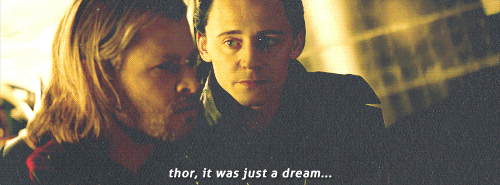 「AU」Thor dreams that the Bifrost breaks & that Loki is forced to let go.