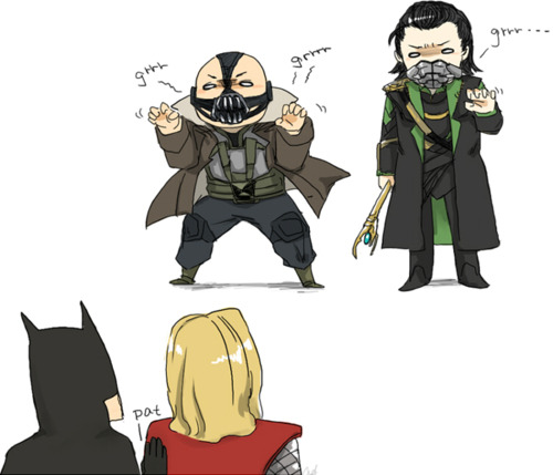 meconviertoengeek:  -Creo que tratan de intimidarnos batman…