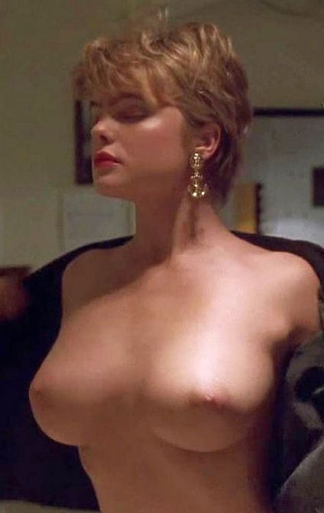 celeboobies:      Erika Eleniak MADE Under Siege. Babe.      