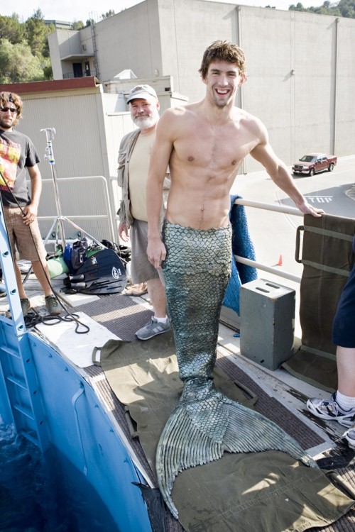 autopsi-art:Michael Phelps lent his fishy skills to an Annie Leibovitz photo shoot that recreated a 