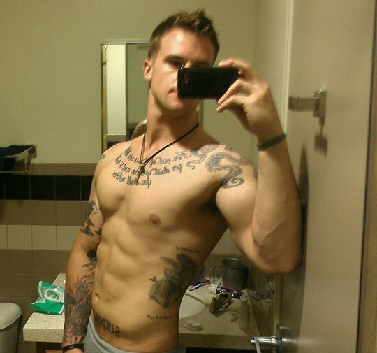 edcapitola:  militaryboysunleashed:  hot 20 y/o marine from oceanside, ca  Follow