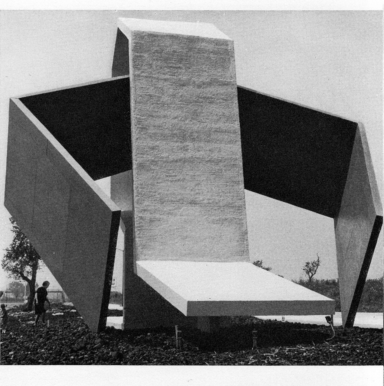 betonbabe:  ITZHAK DANZIGER SCULPTURE AT STATION #14 ALONG THE ‘RUTA DE LA AMISTAD’