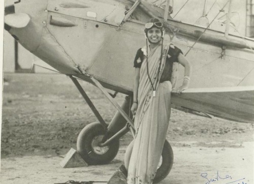 jostamon: Sarla Thakral, first Indian woman pilot (from Vivchavan).