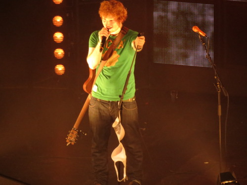 ed-sheeran-memes: edsheerio:  1downunder:  Ed and the bra  I might’ve snorted.  “and this object, La