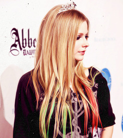 Sex popgifs-blog1:  Avril Lavigne on her first pictures