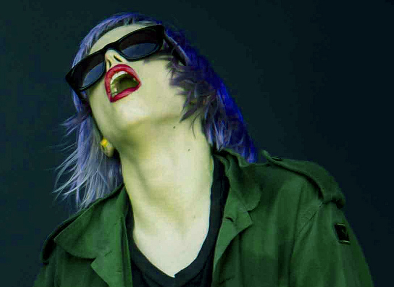sadaids:  Crystal Castles are filming video for “Sad Eyes” today in Berlin. 