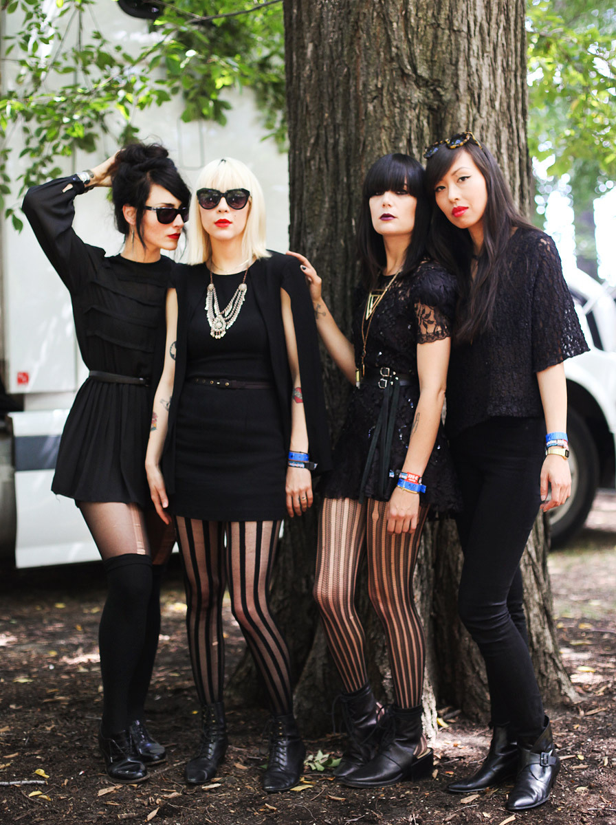 Vogue.
Dum Dum girls