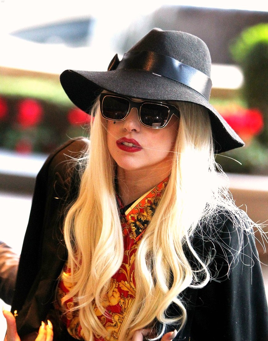 --------- ARTPOP ---------GaGa Mons†er