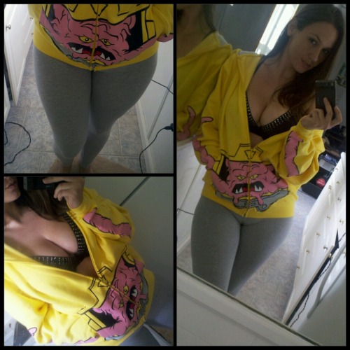 Something about this girl that is so sexy! an its not just that she has a krang hoodie! Mr. Shot&rsq