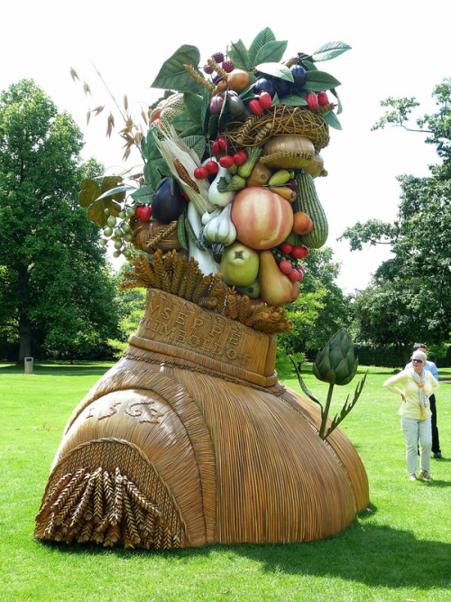 staceythinx:  The Four Seasons by Philip Haas transforms the famous series of paintings by Mannerist painter Giuseppe Arcimboldo into three dimensions. They can all be seen together for the first time at an exhibition that runs through Sept. 16, 2012