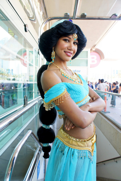 fuckyeahamazingcosplays: Princess Jasmine, Aladdin Cosplayer Source