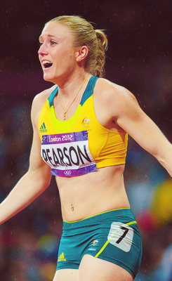 nikkiriarchive:   Sally Pearson of Australia wins gold in the Women’s 100m Hurdles