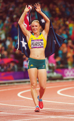 nikkiriarchive:   Sally Pearson of Australia wins gold in the Women’s 100m Hurdles
