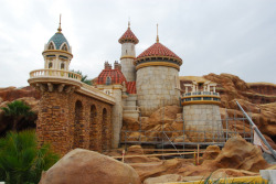 princessandtheblog:  prince eric’s castle construction. 