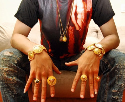 lbcpat:  Versace jewlery & Ennior Tee