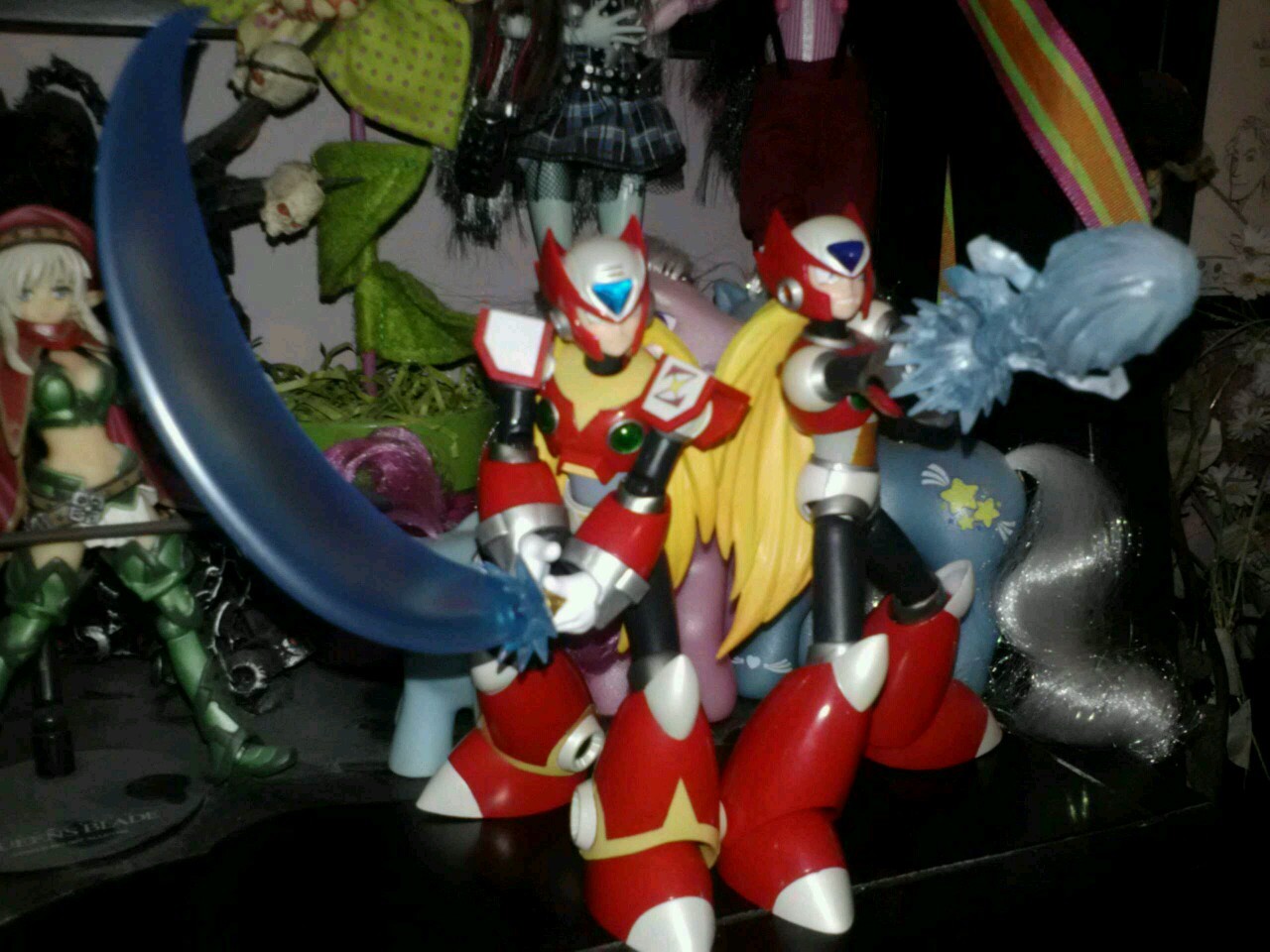 Finally got around to putting up my other Zero figure. Man do they look bad ass back